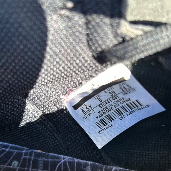 Nike Jordan 1’s - Picture 6 of 6